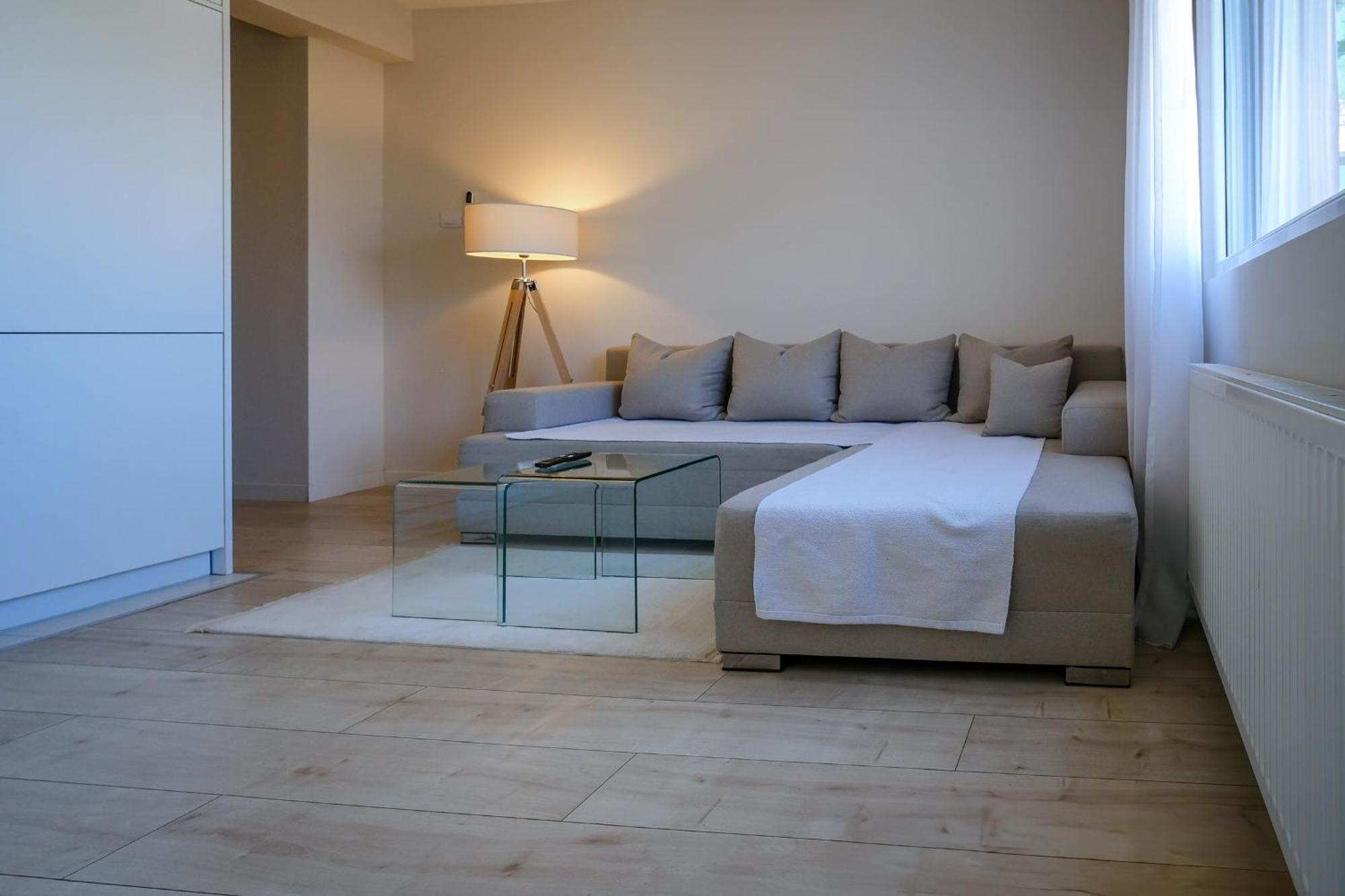 Apartment In Nis, Center! Brand-New Buitenkant foto